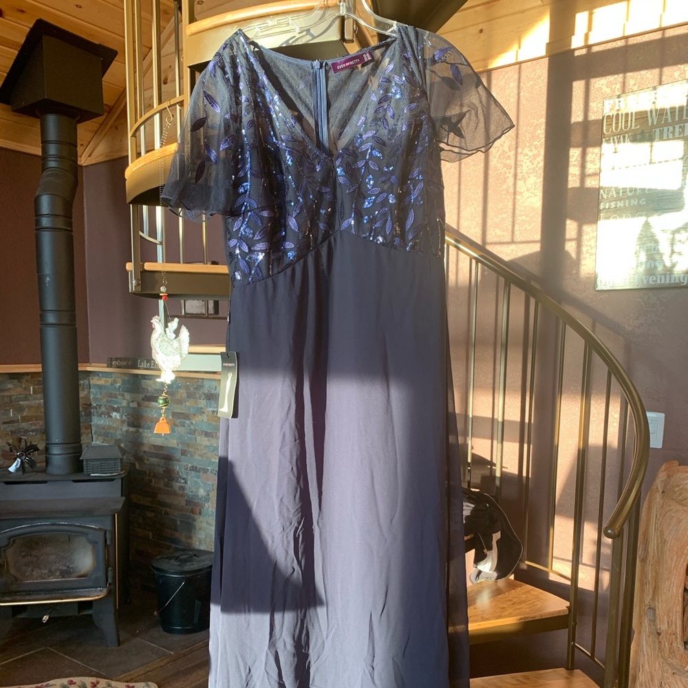 Long Navy Formal dress NWT. Never been worn